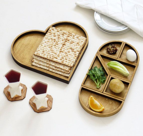 TANGRAM SEDER PLATE NATURAL WOODEN