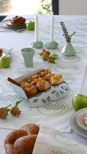 Rosh Hashana decorative table