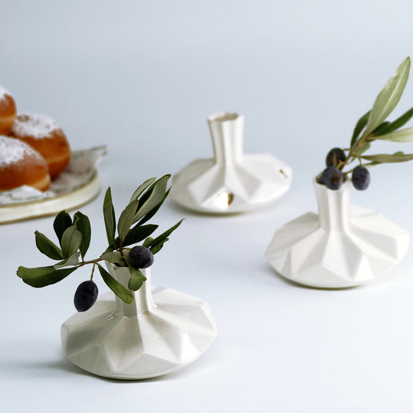 Spinning vase - White ceramic dreidel