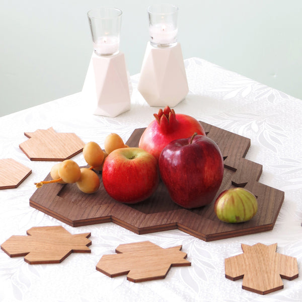 Wooden tray and 6 coasters, pomegranate shape