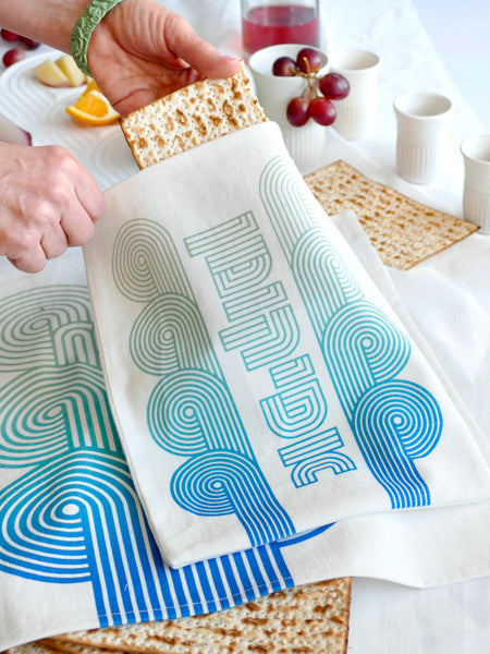 Matzah Cover & Afikomen Bag Set, Turquoise Ombre, Op Art Style, Off- White Cotton