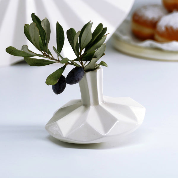 Spinning vase - White ceramic dreidel
